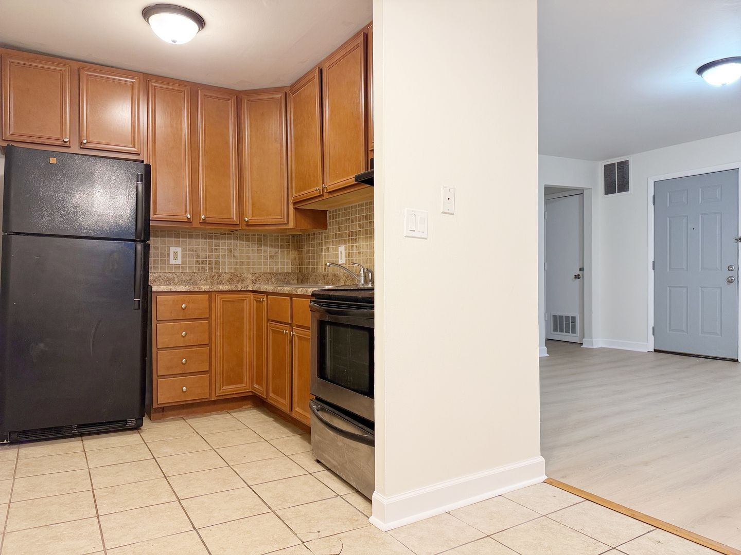 700 Village Ln, Unit 1, Newburgh, IN 47630