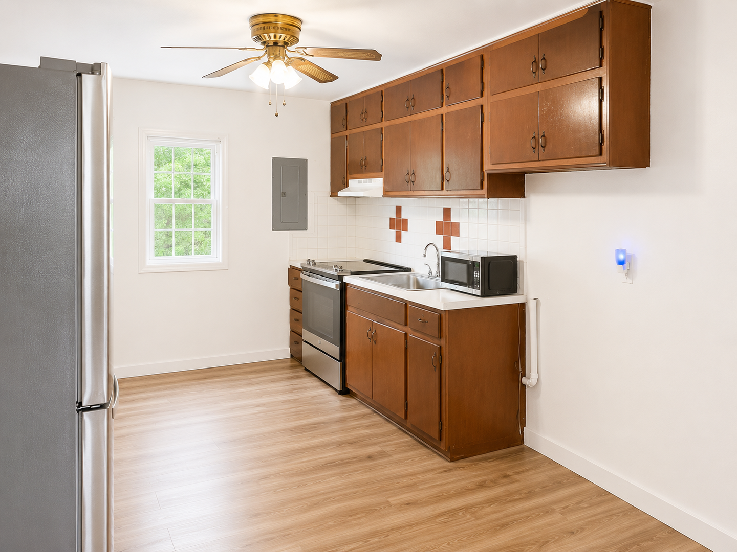 902 Fairlawn CT, Evansville, IN 47711
