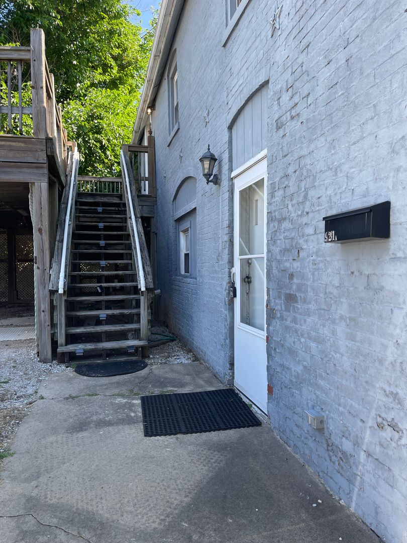 921 W Illinois St, Unit A, Evansville, IN 47710