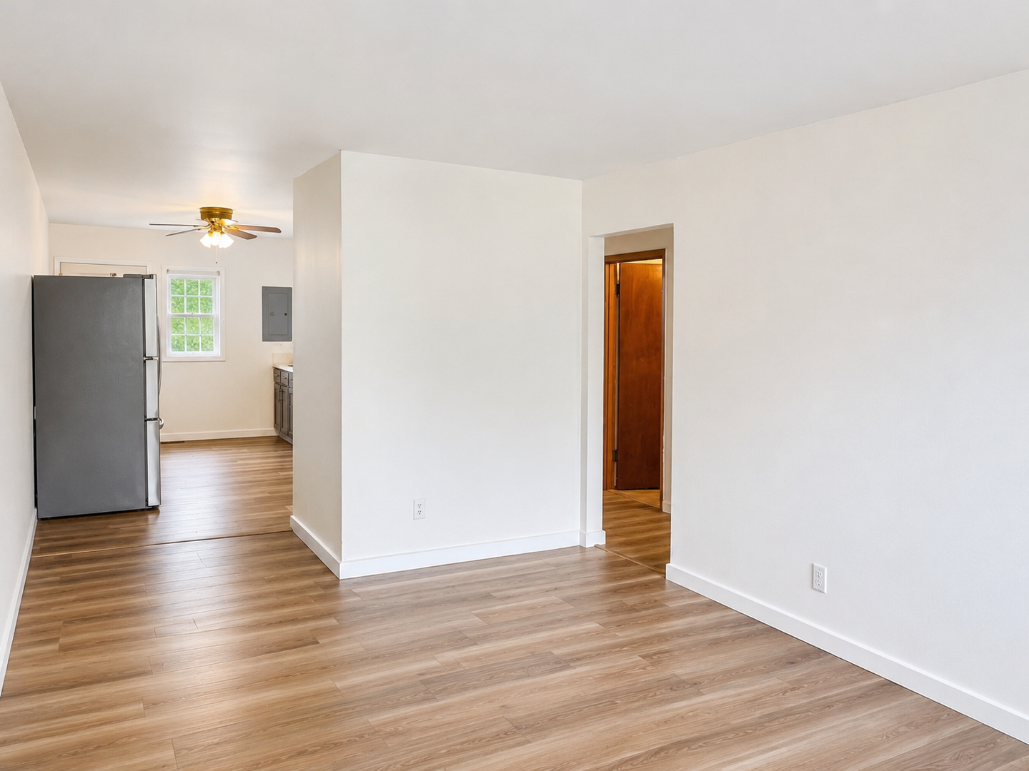 902 Fairlawn CT, Evansville, IN 47711