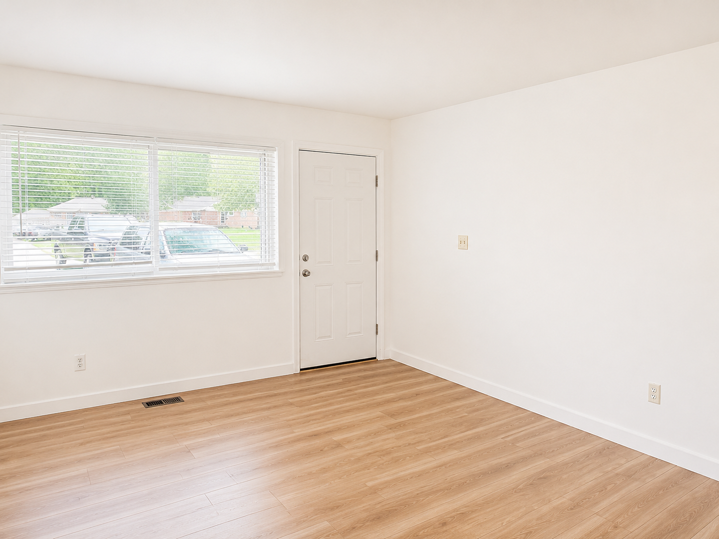 902 Fairlawn CT, Evansville, IN 47711