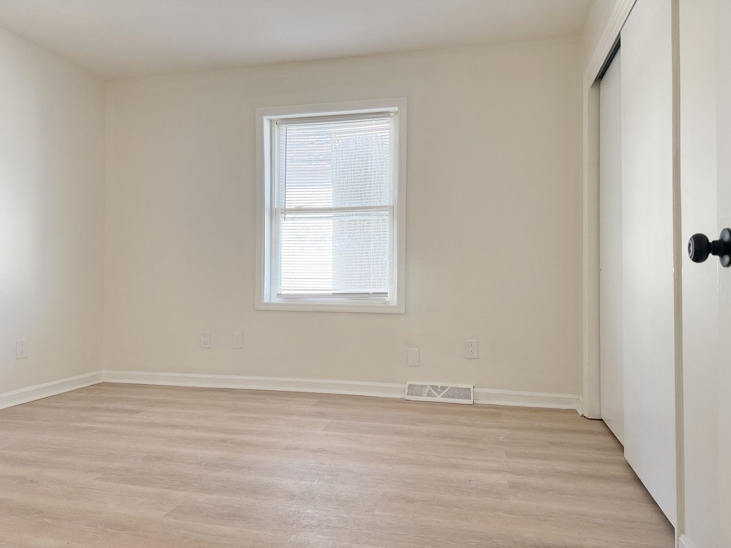 2011 E Blackford Ave - Unit B, Evansville, IN 47714