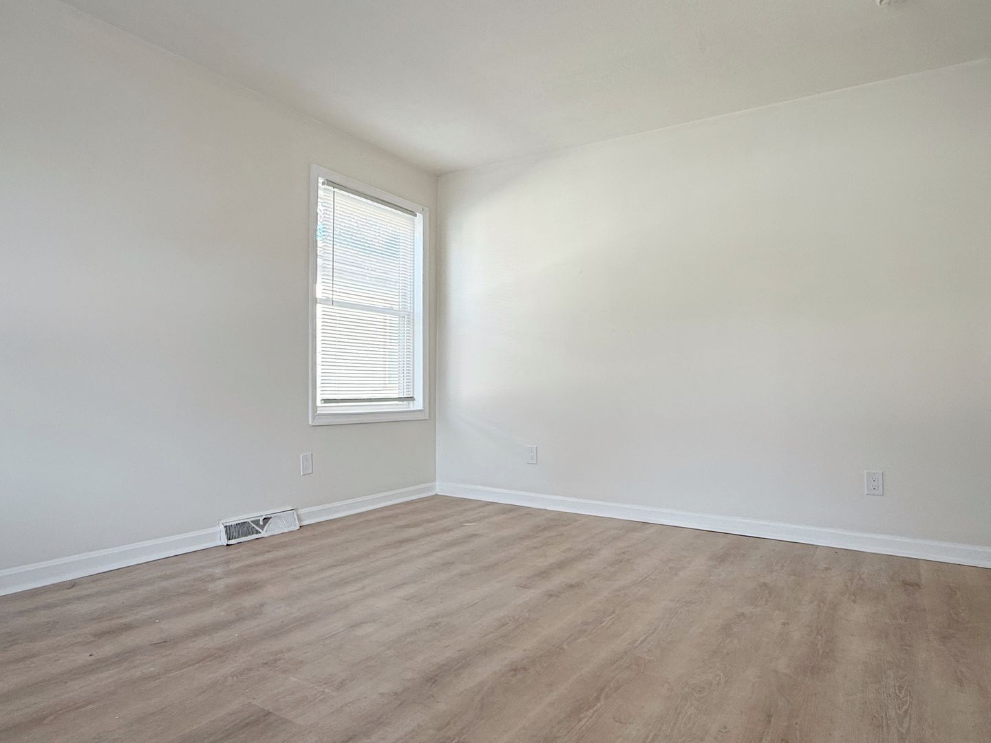 2011 E Blackford Ave - Unit B, Evansville, IN 47714