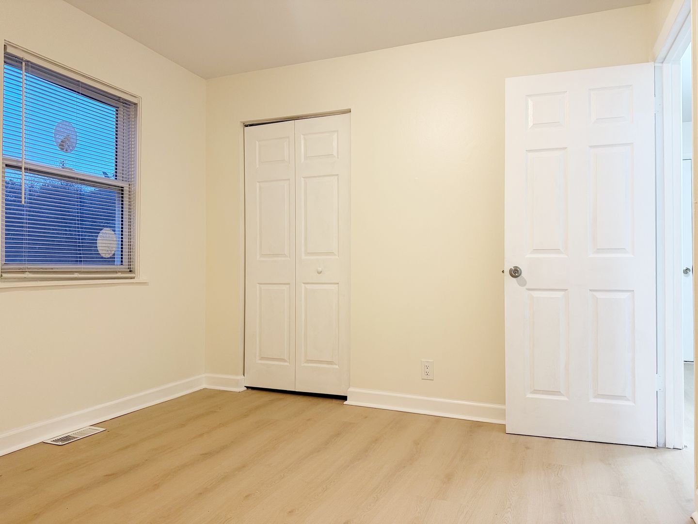 700 Village Ln, Unit 1, Newburgh, IN 47630