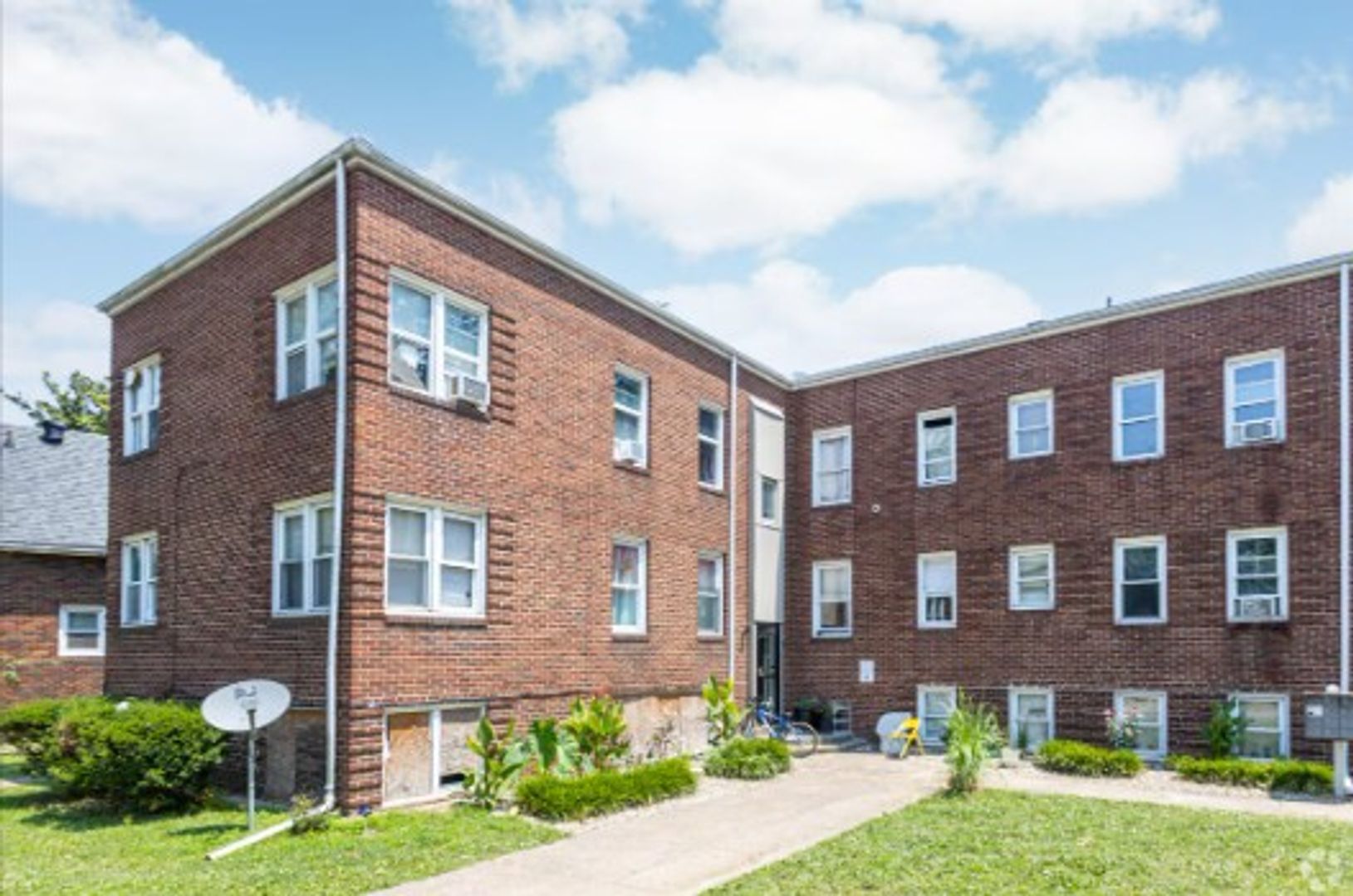Evansville Apartment: 1510 SE Riverside Dr