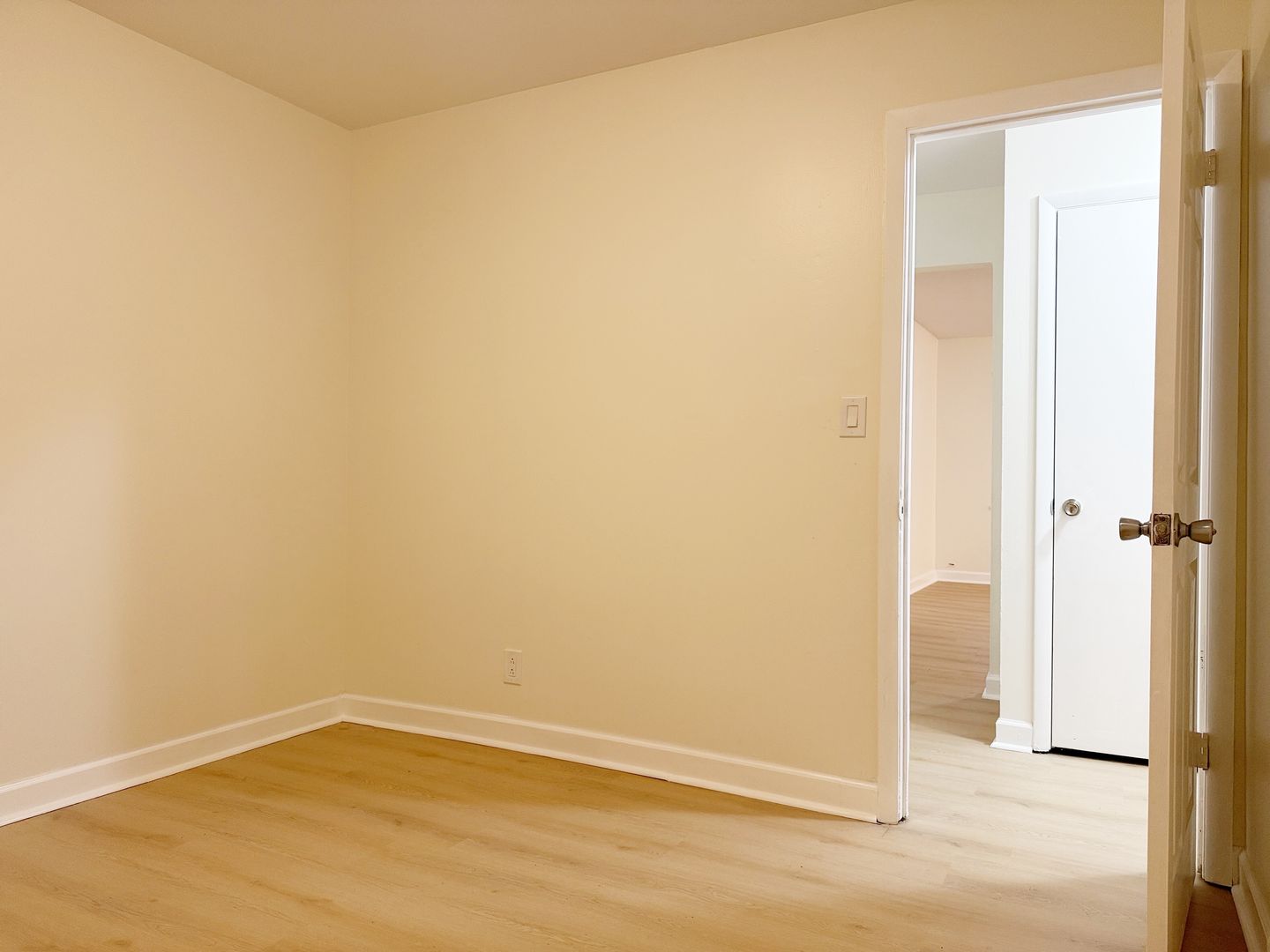 700 Village Ln, Unit 1, Newburgh, IN 47630