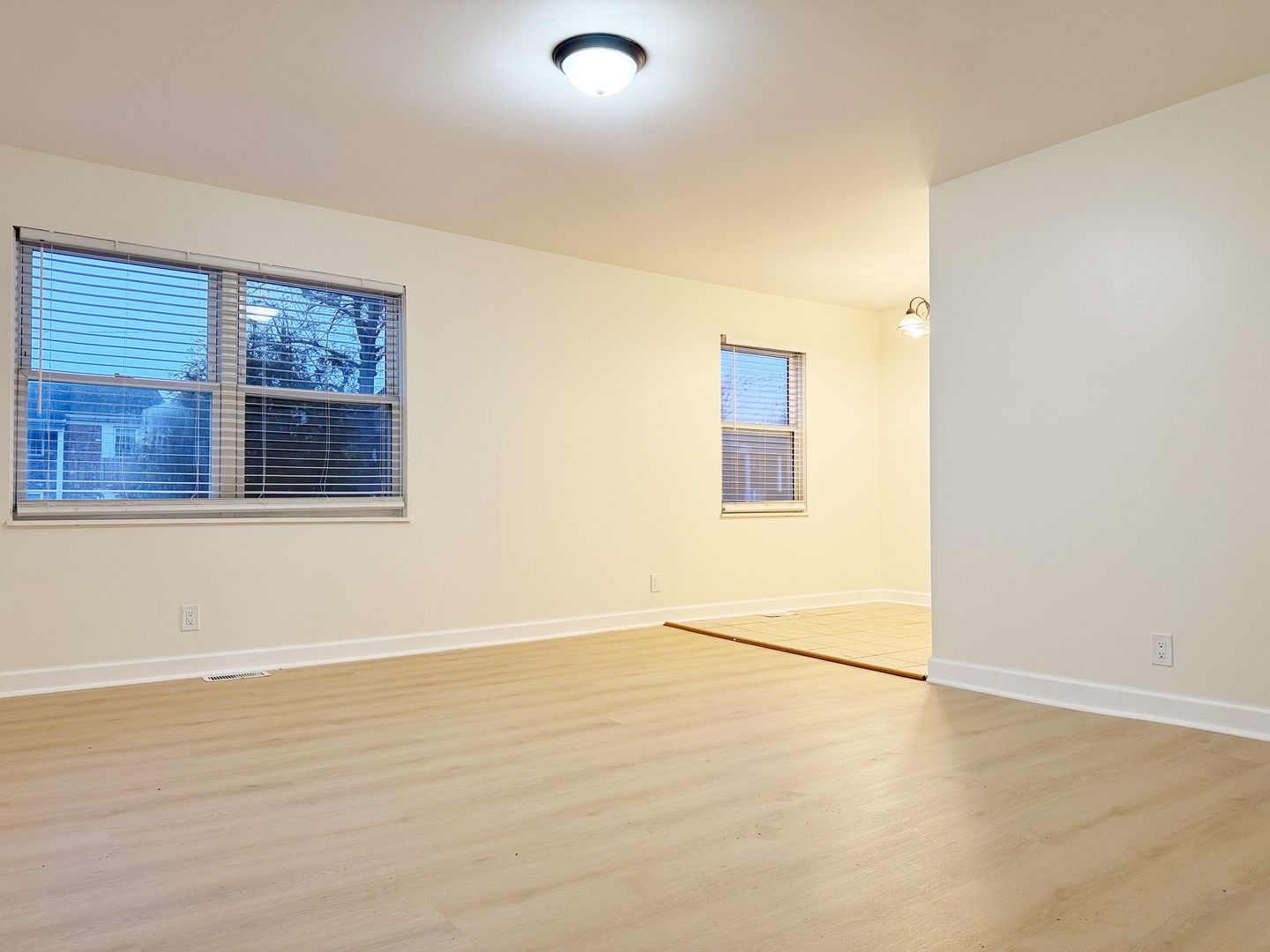 700 Village Ln, Unit 1, Newburgh, IN 47630