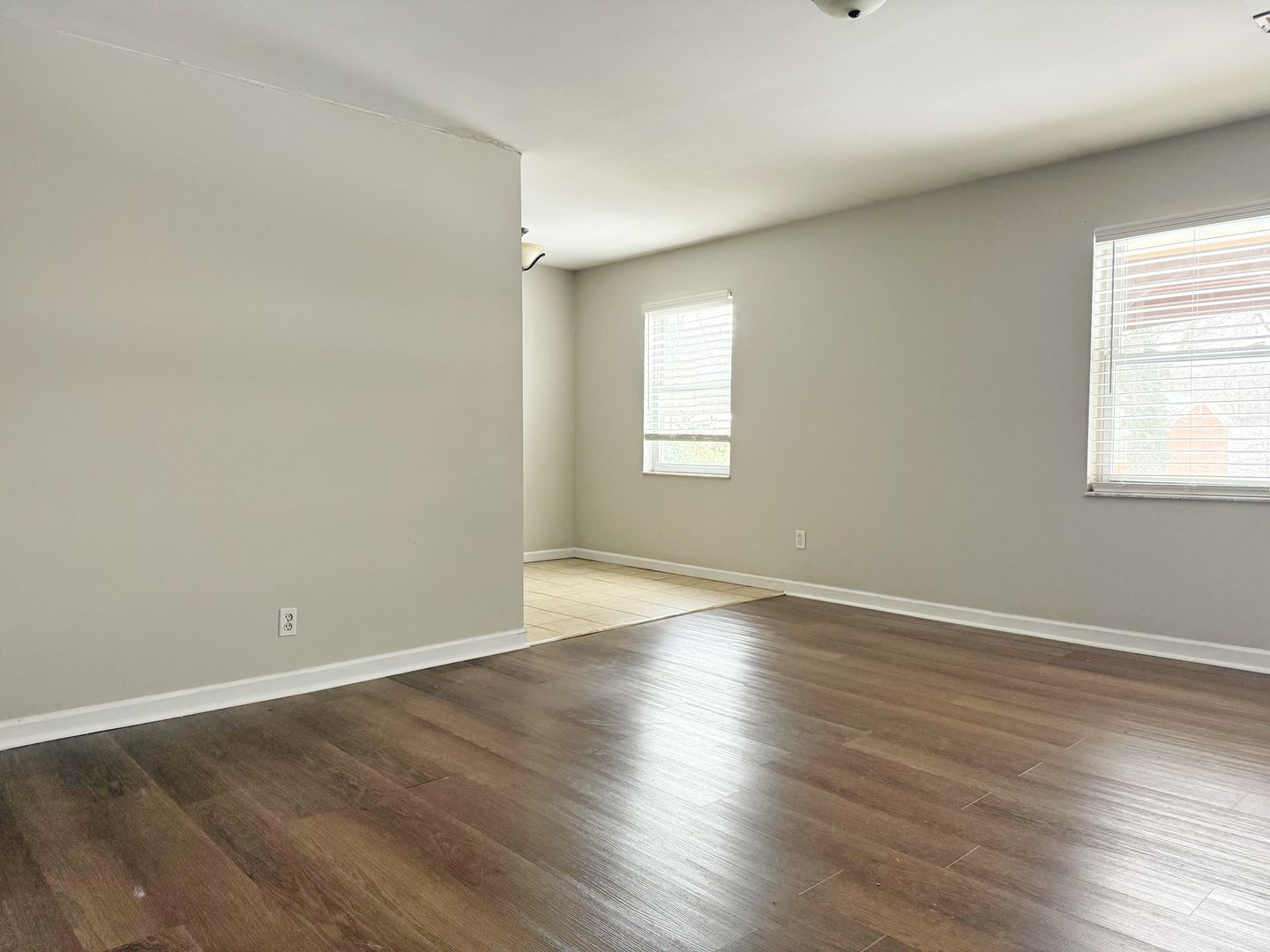 700 Village Ln, Unit 4, Newburgh, IN 47630