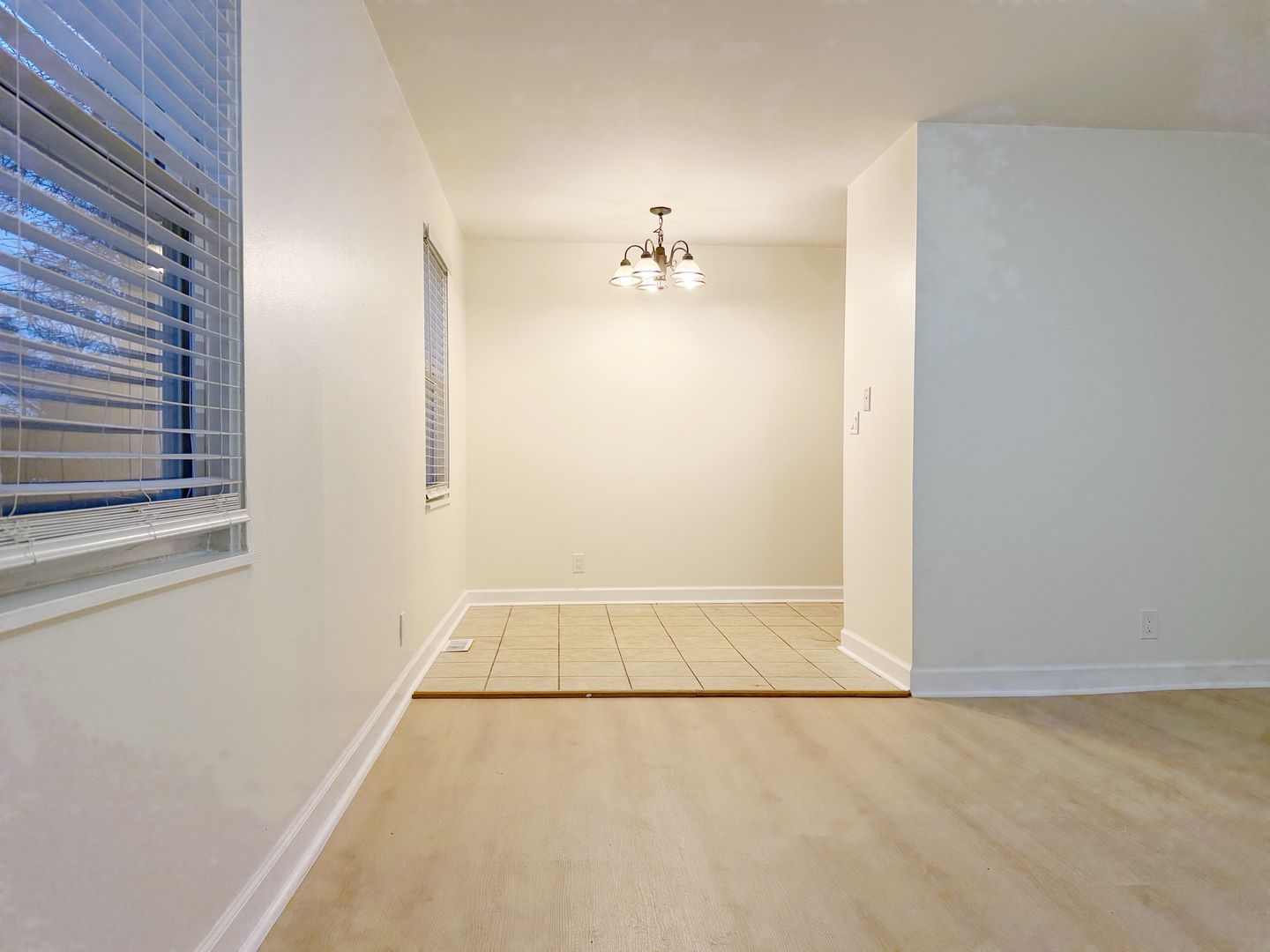 700 Village Ln, Unit 1, Newburgh, IN 47630