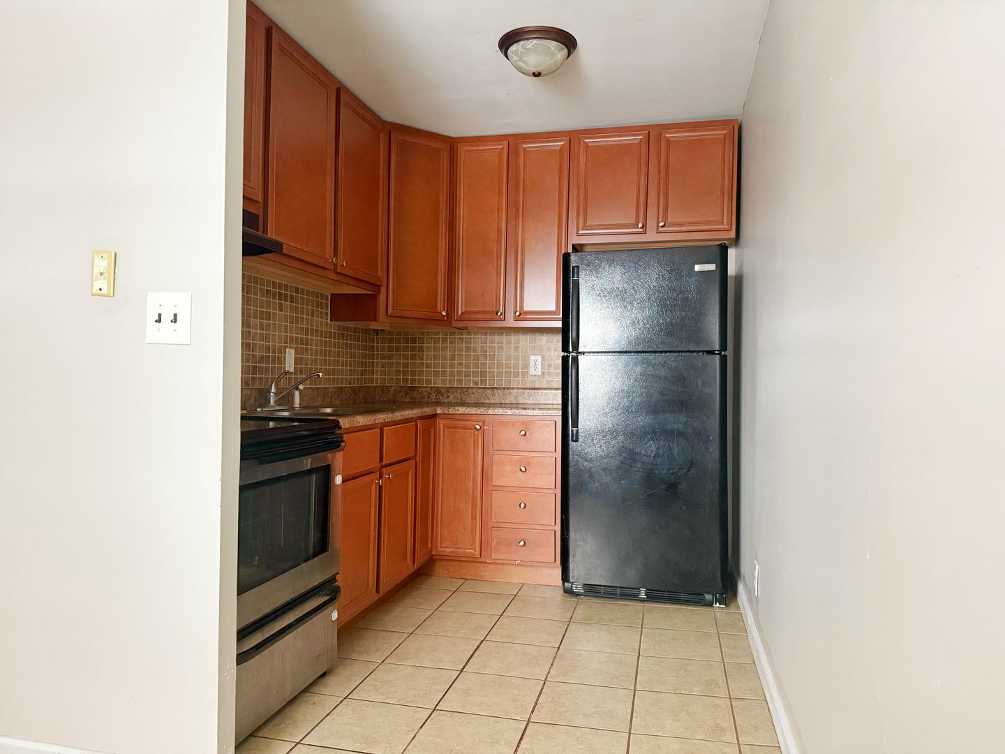 700 Village Ln, Unit 4, Newburgh, IN 47630