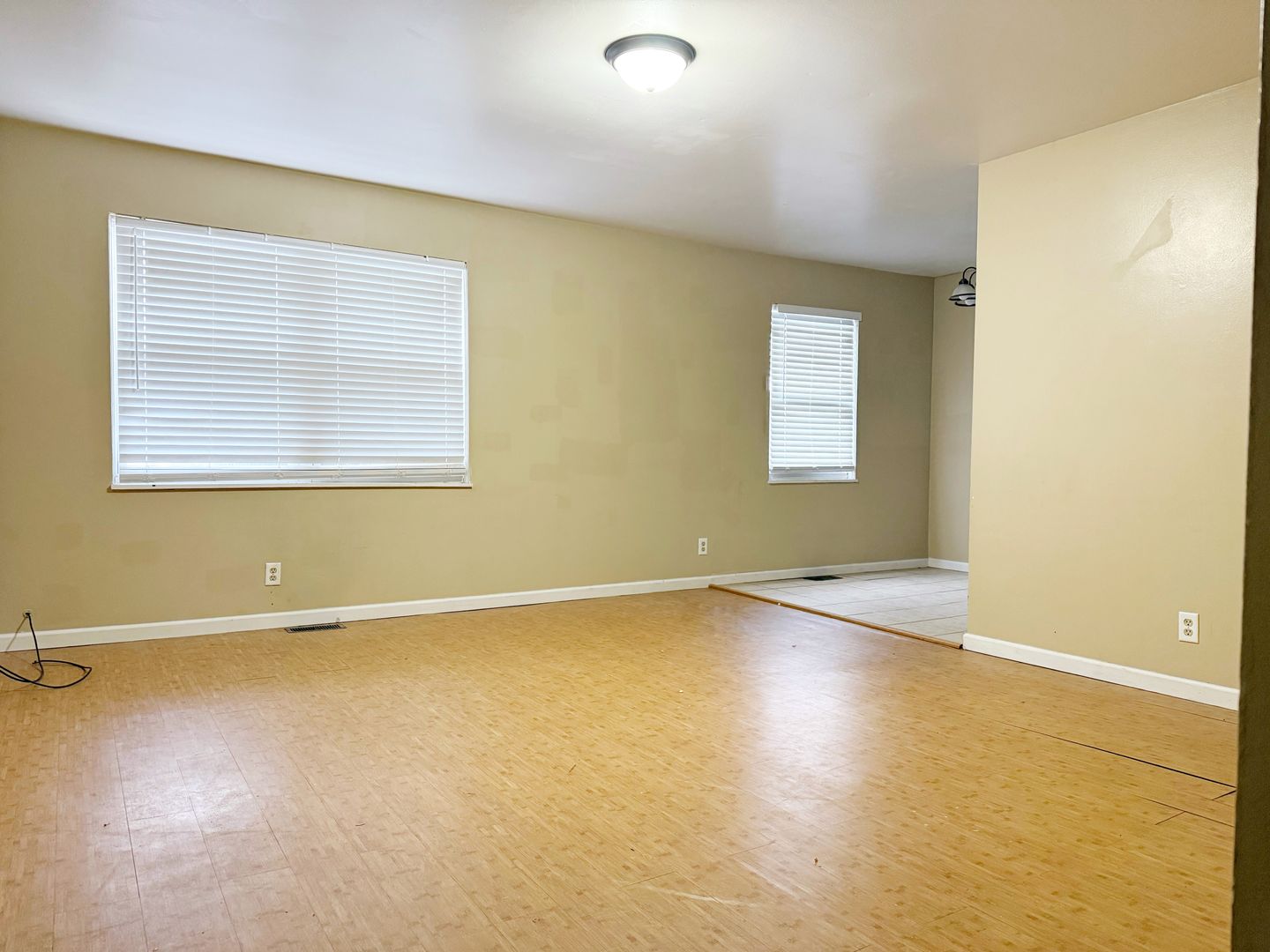 700 Village Ln, Unit 1, Newburgh, IN 47630