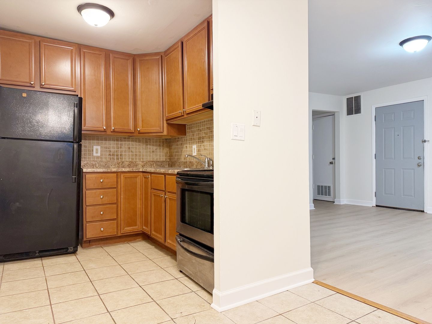 700 Village Ln, Unit 1, Newburgh, IN 47630