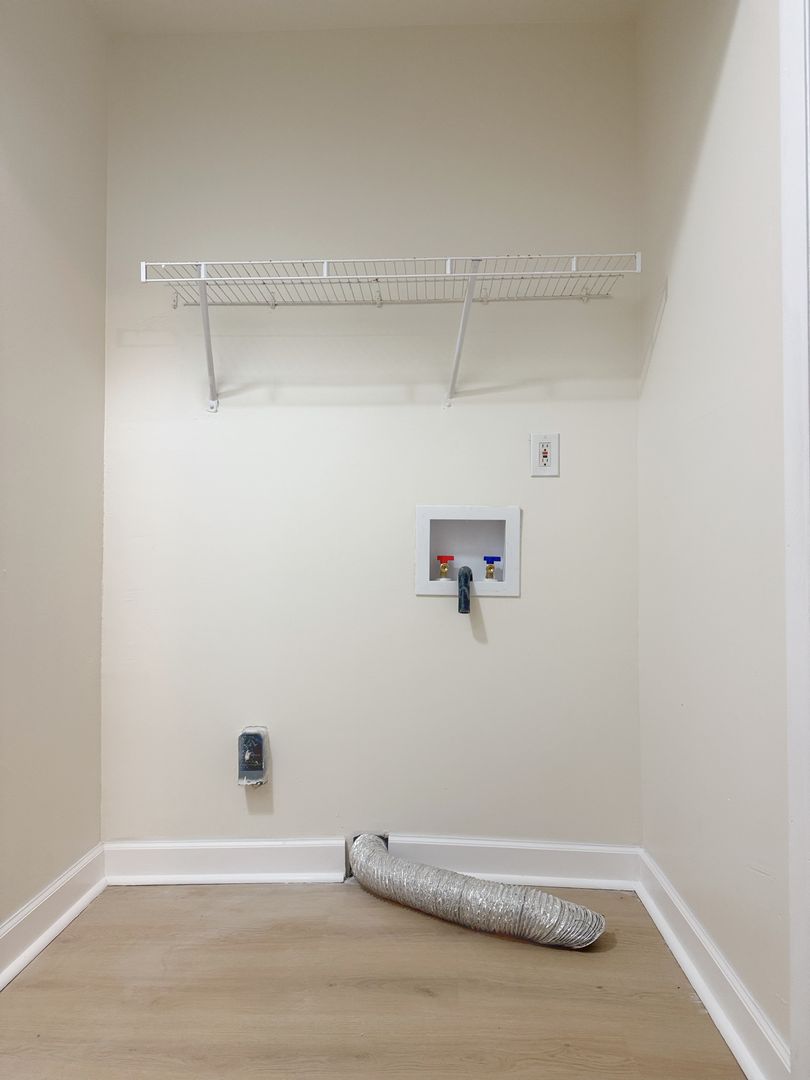 700 Village Ln, Unit 1, Newburgh, IN 47630