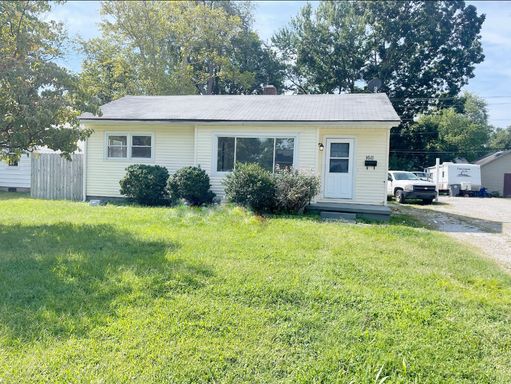 1611 Sweetser Ave, Evansville, IN, three bedroom, one bathroom – photo 1