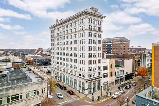 329 Main St Unit 8D 1 bed 1 bath – photo 1