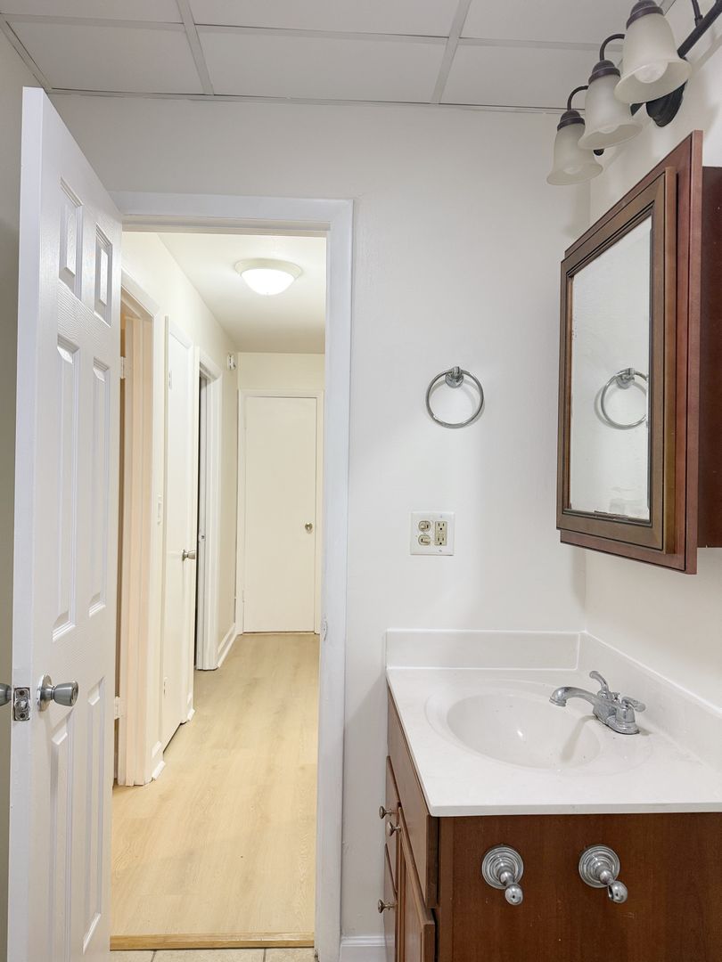 700 Village Ln, Unit 1, Newburgh, IN 47630