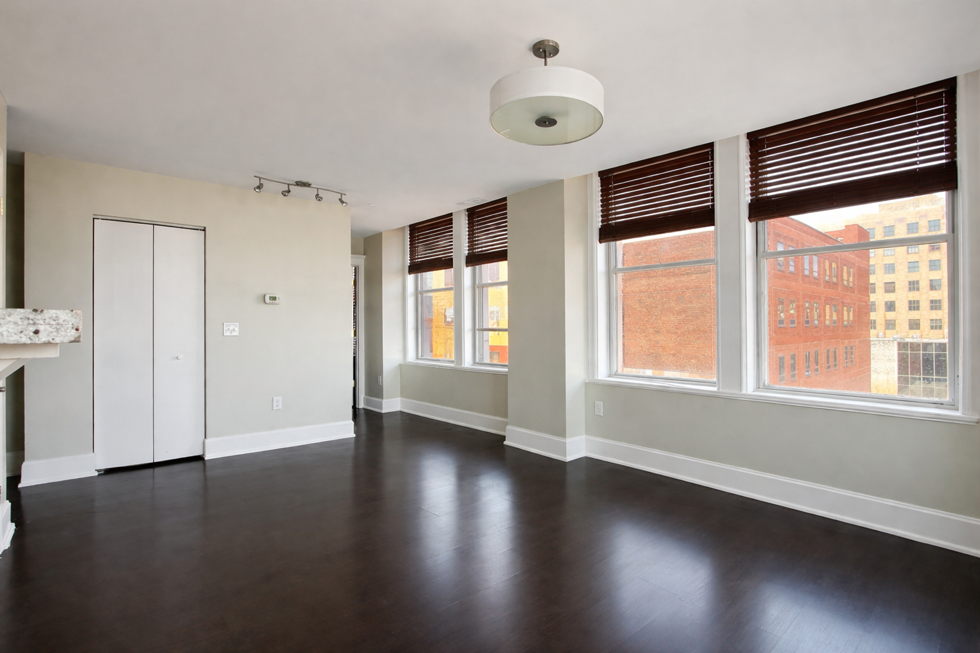 329 Main St., 2C, Evansville, IN 47708