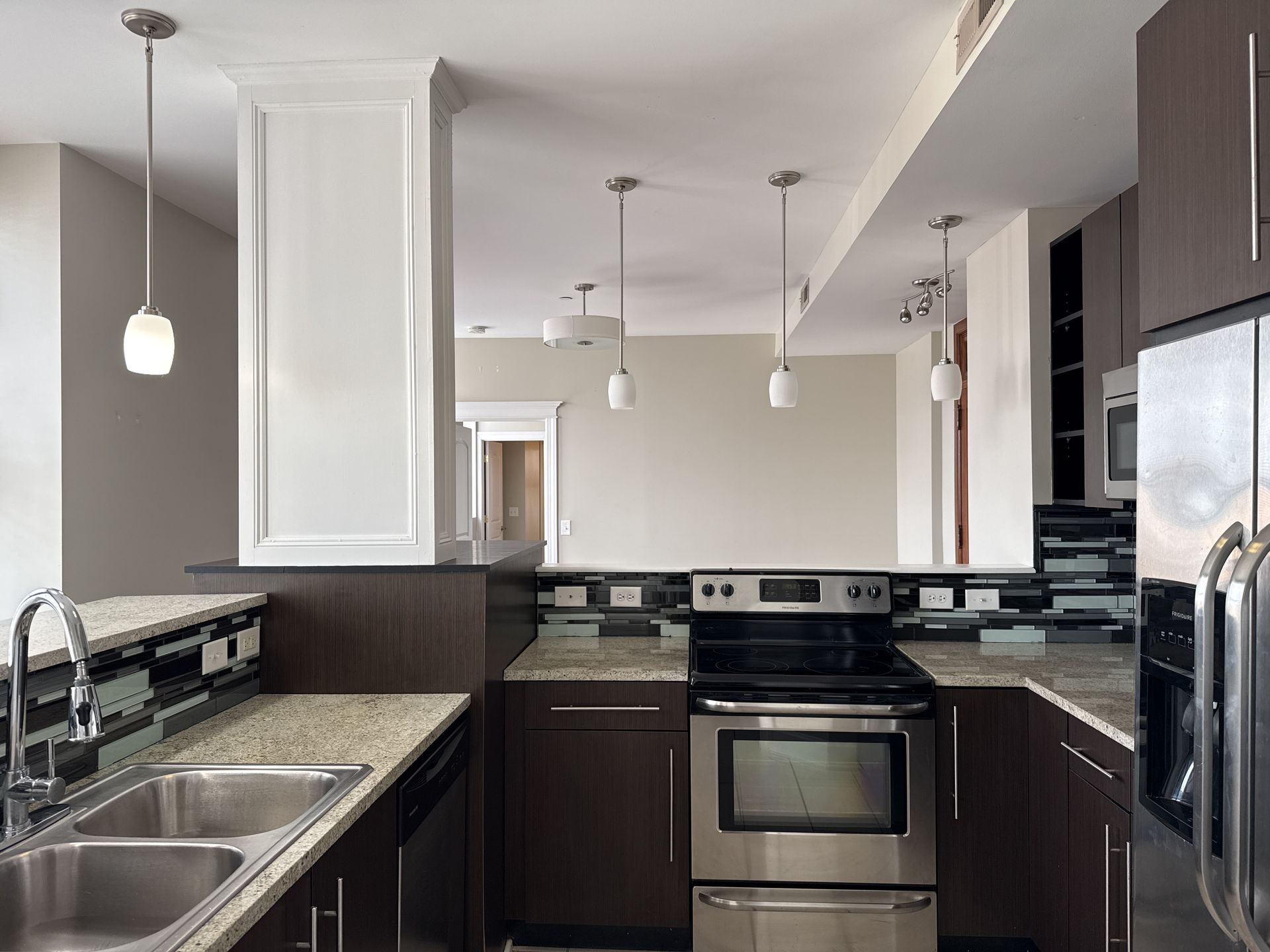 329 Main St., 2C, Evansville, IN 47708