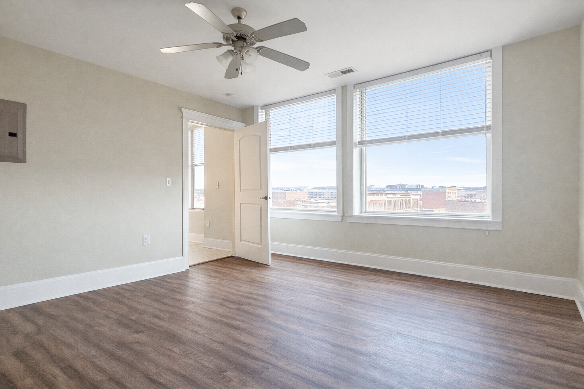 329 Main St., 2C, Evansville, IN 47708