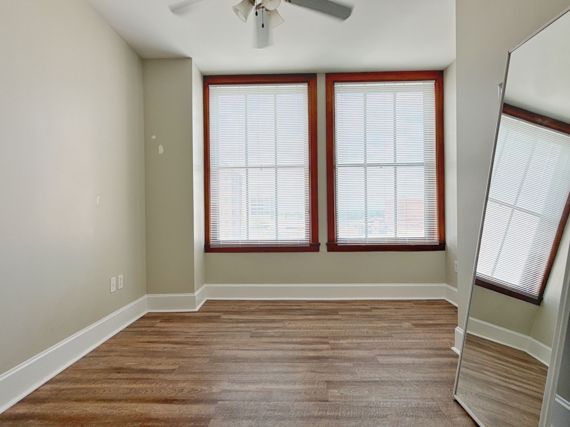 329 Main St., 2C, Evansville, IN 47708