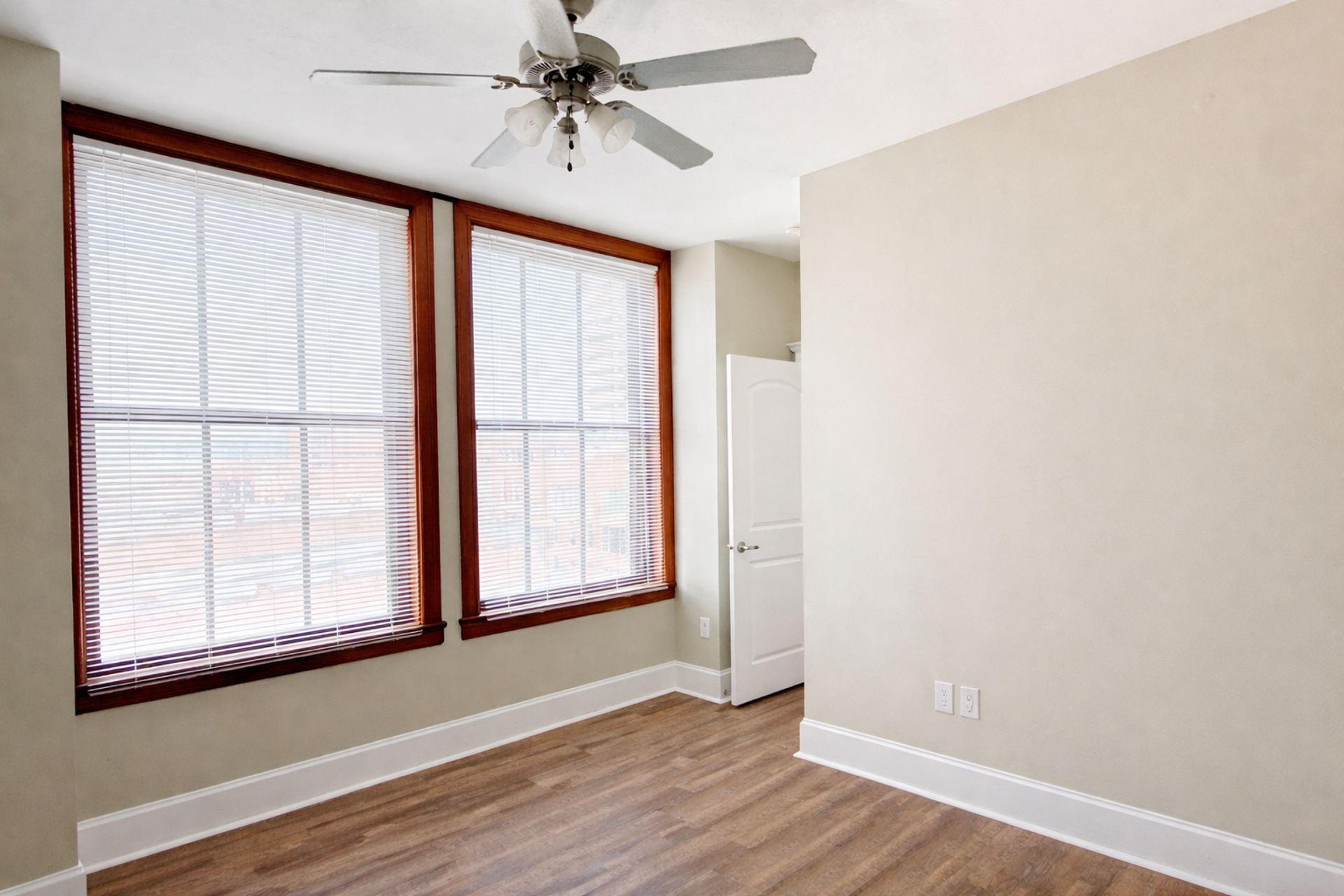 329 Main St., 2C, Evansville, IN 47708