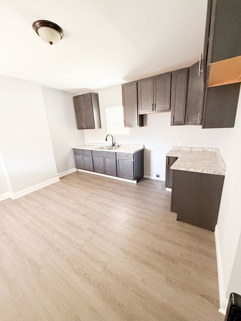 St. Louis City House: 4043 Schiller Ave