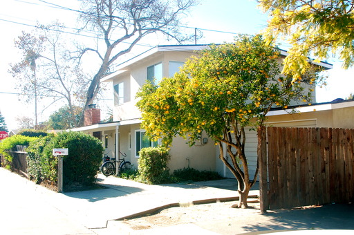 (NOT AVAILABLE - for ROOMMATE ADD ON ONLY) Large 5 Bedroom Corner Isla Vista Home – photo 1
