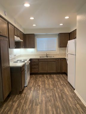 La Loma Studio Apartments Available for 2026-2027