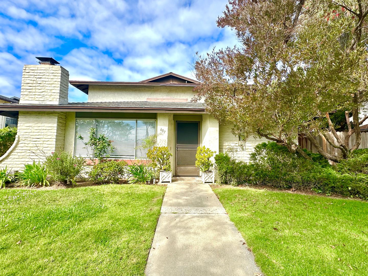 Goleta Apartment: 487 Whitman Street