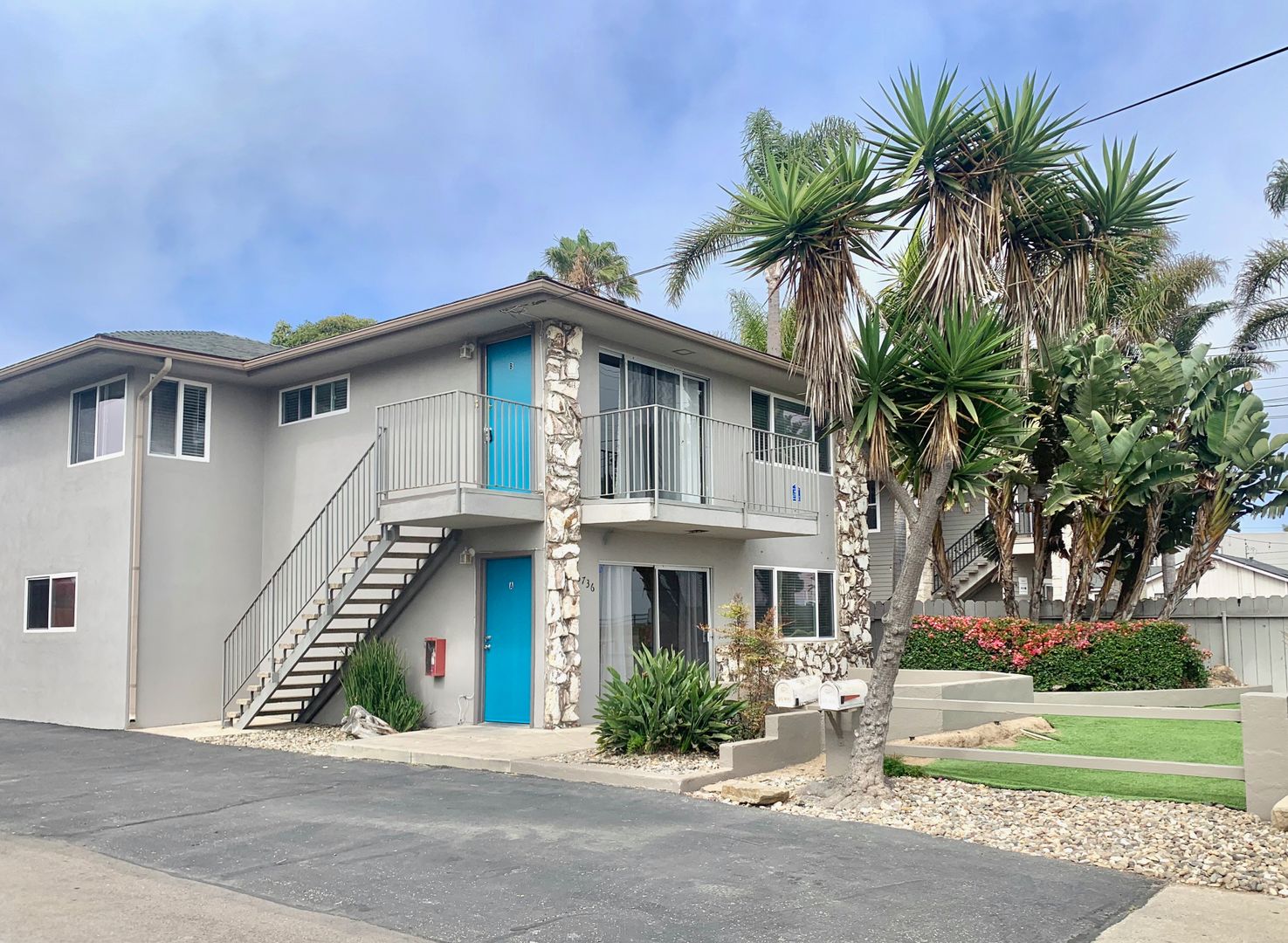 Isla Vista Apartment: 6736 Del Playa Dr.