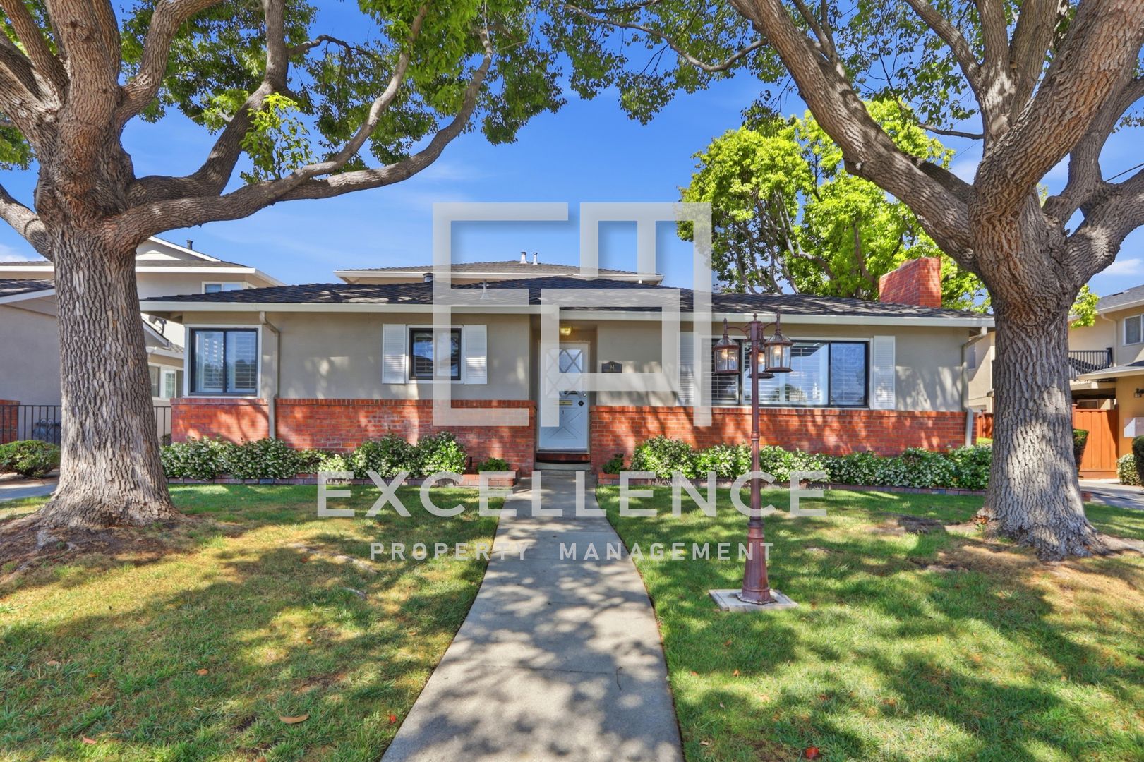 Santa Clara Townhome: 94 Roxbury St