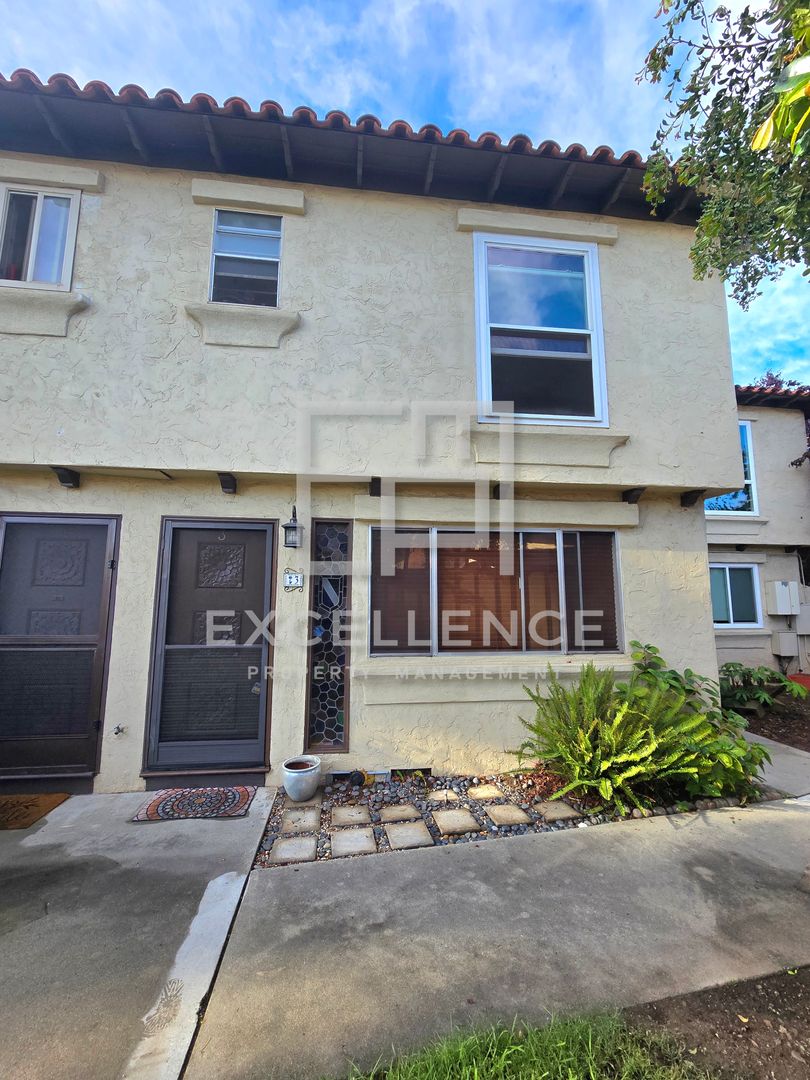 San Jose Townhome: 5104 Westmont Ave