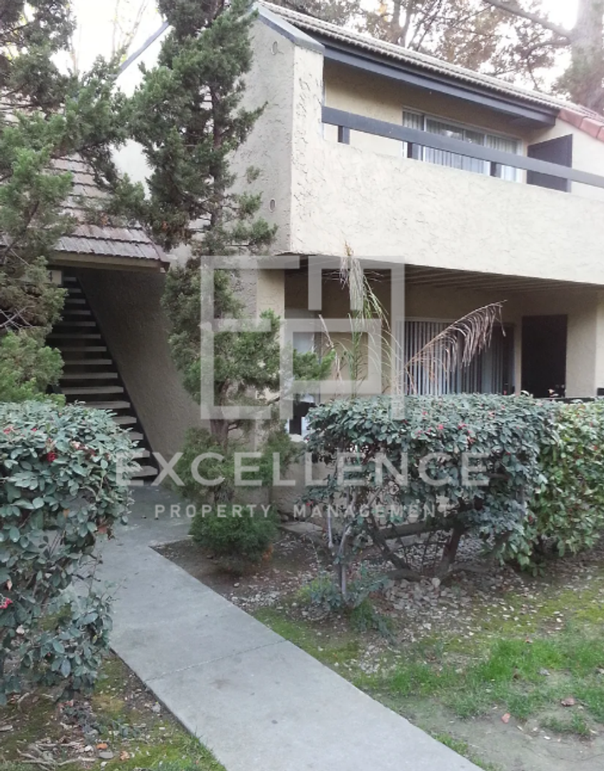 San Jose Condo: 304 Tradewinds Dr #12
