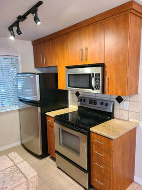 2 bed 2 baths in College area. – photo 1