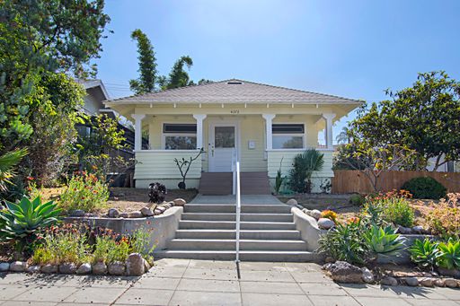 Cozy and charming 2 bed 1 bath in University Heights. – photo 1