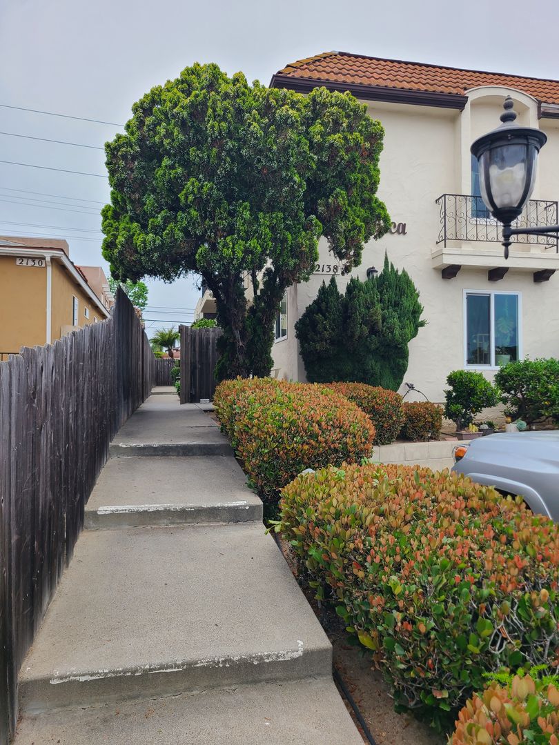 San Diego Apartment: 2138 Balboa Ave