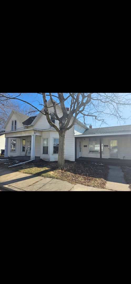 Warsaw Apartment: 204-208 N Fort Wayne St