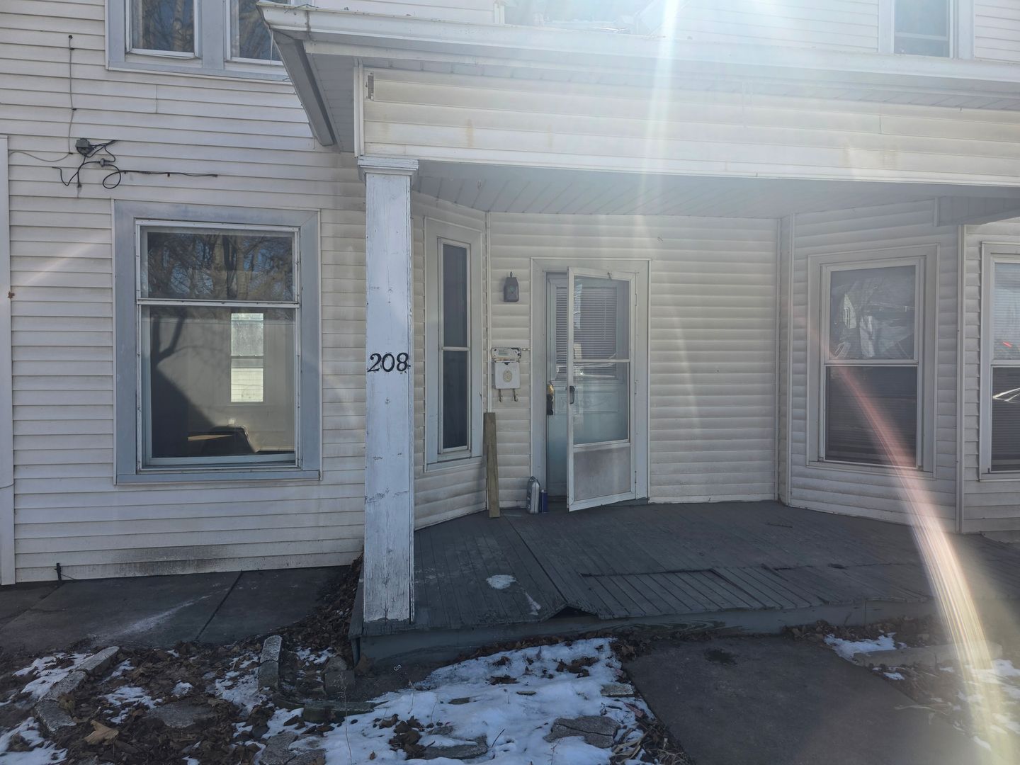 Warsaw Apartment: 204-208 N Fort Wayne St