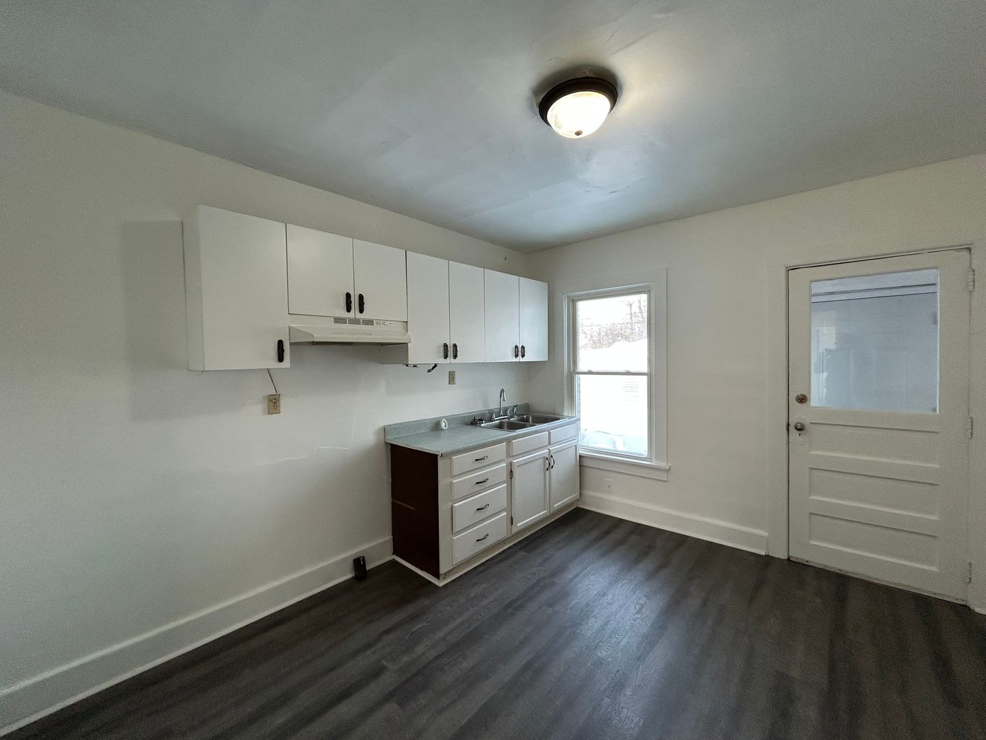 South Bend House: 303 E Ewing Ave