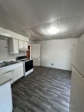 1-Bedroom, 1-Bathroom Main-Level Apartment – $700/Month | Move-In Special Available – photo 1