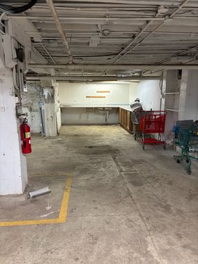 The Bag Factory – Suite 33 | Flexible 920 SF Basement Space