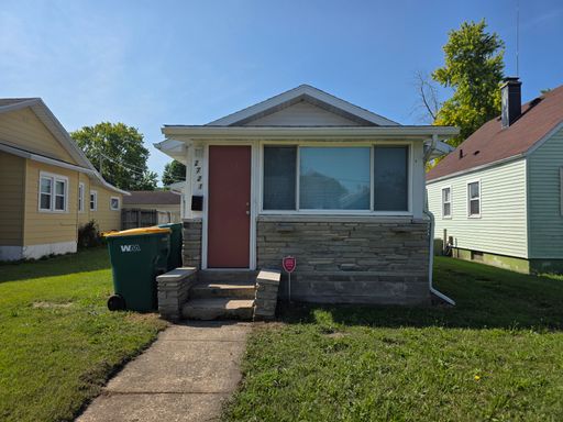 PENDING: Updated 2-Bedroom, 1-Bathroom Home with Garage – $1,200/Month