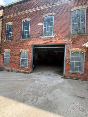 For Lease: Distillery/Brewery or Restaurant Space in Historic Bag Factory – 1,486 SF – photo 1