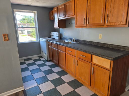 Studio Apartment – $825/Month | Accepting Section 8