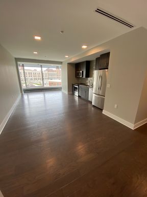 Modern 1-Bedroom in Downtown Rochester – photo 1