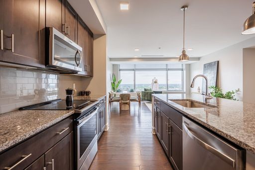 88 on Elm offers an exceptional blend of modern style and convenience. – photo 1