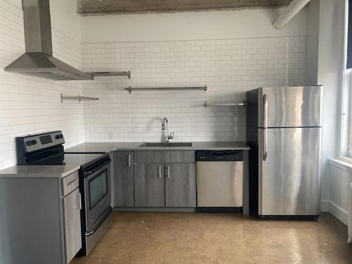 Historic Charm Meets Modern Luxury – 1-Bed, 1-Bath in Rochester – photo 1