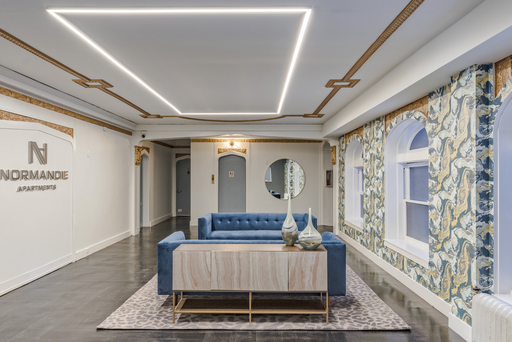 Make yourself at home in your historic studio downtown apartment! – photo 1
