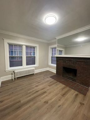 Newly renovated Studio historic downtown apartment! – photo 1