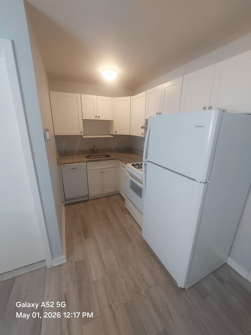 New Britain Apartment: 18 Farmington Ave